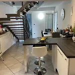 펜션 Charming Two Bedroom House