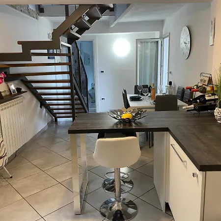 Semesterbostad Charming Two Bedroom House