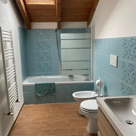 Charming Two Bedroom House 펜션 *