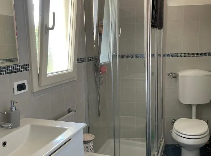 Charming Two Bedroom House Feriehus