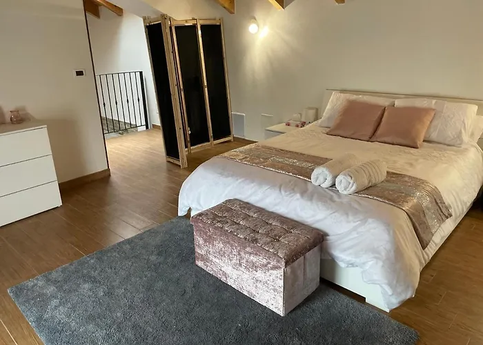 Holiday home Charming Two Bedroom House