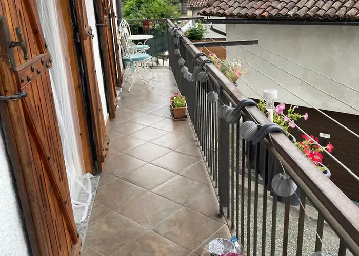 Dom wakacyjny Charming Two Bedroom House